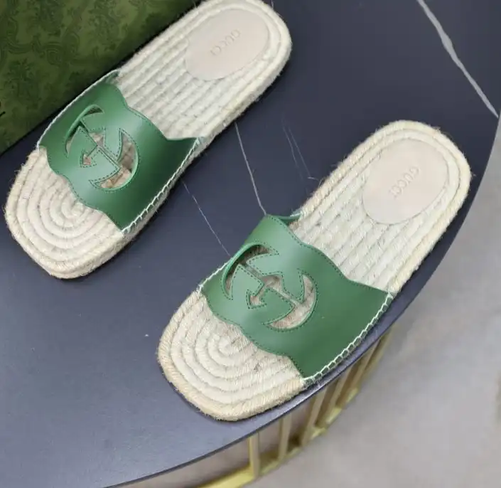 hype Gucci Slippers