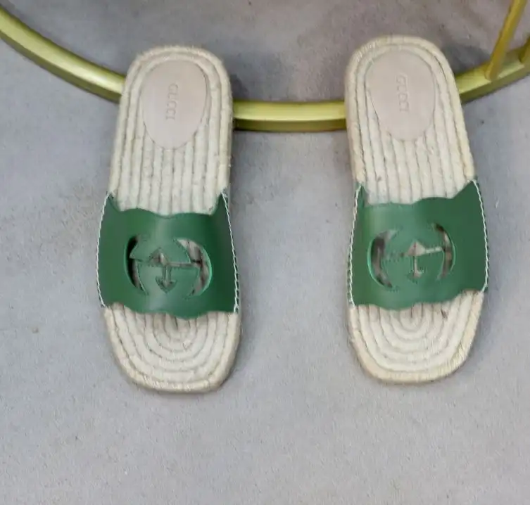 hype Gucci Slippers