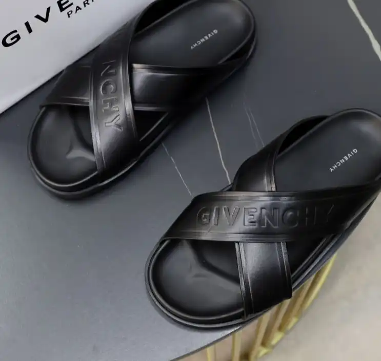 hype Givenchy Slippers