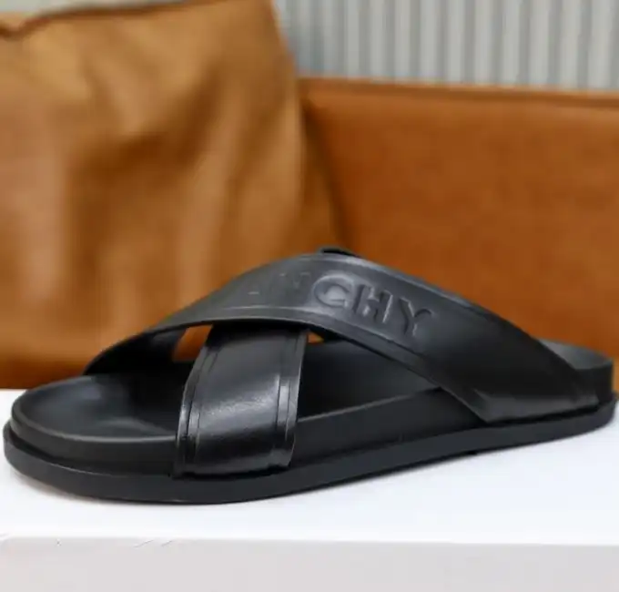 hype Givenchy Slippers