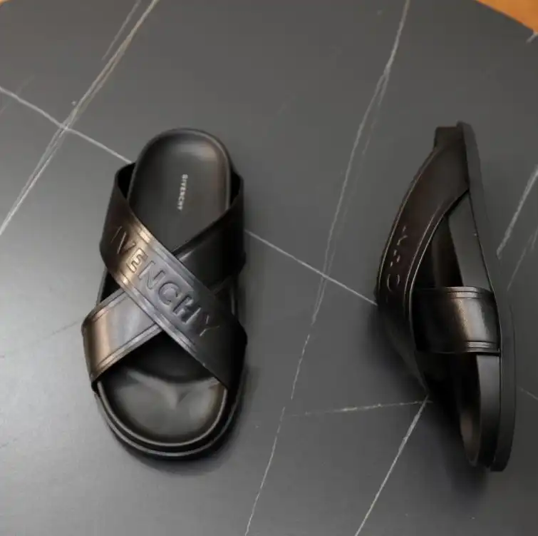 hype Givenchy Slippers