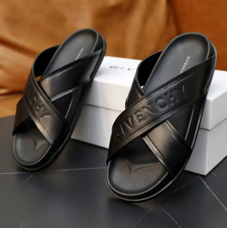 hype Givenchy Slippers