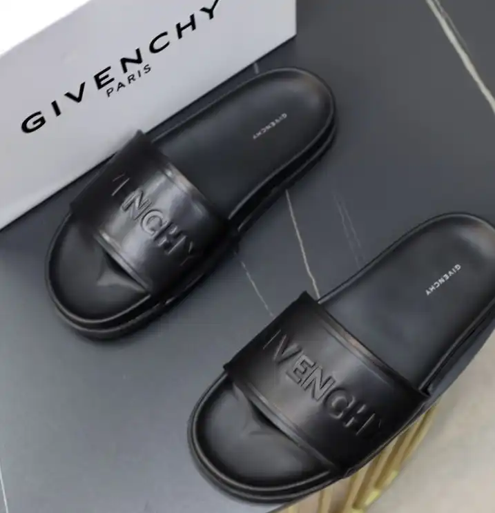 hype Givenchy Slippers