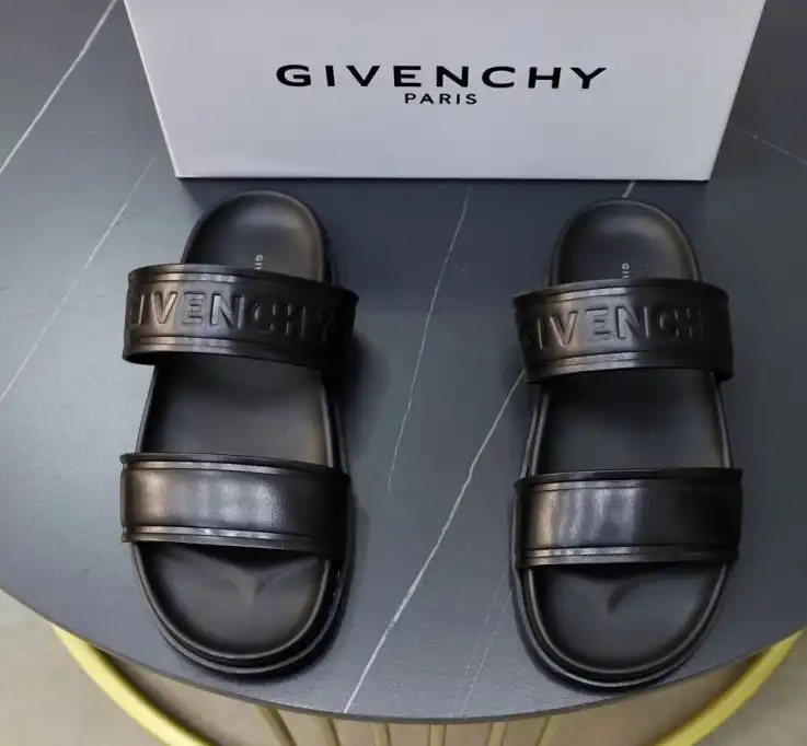 hype Givenchy Slippers