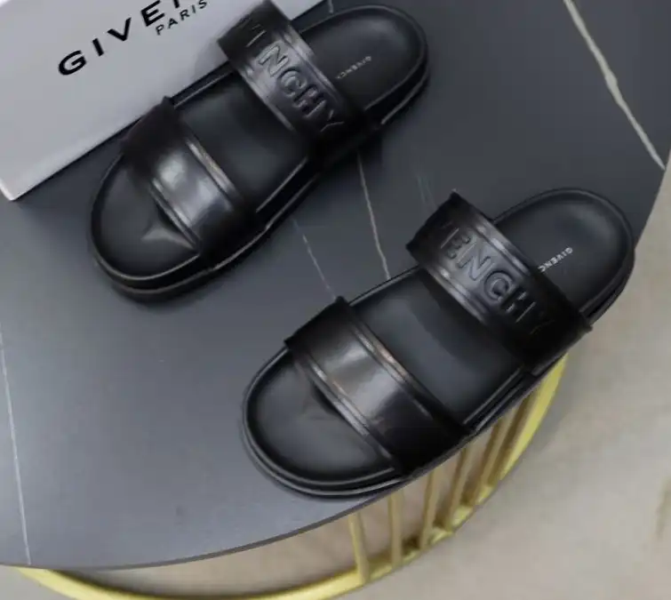 hype Givenchy Slippers