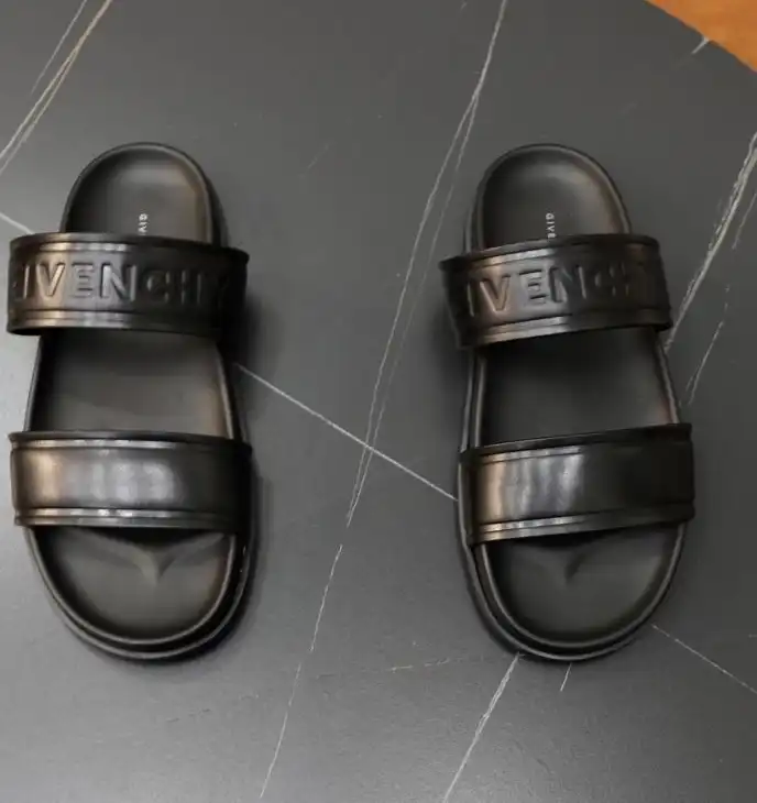 hype Givenchy Slippers