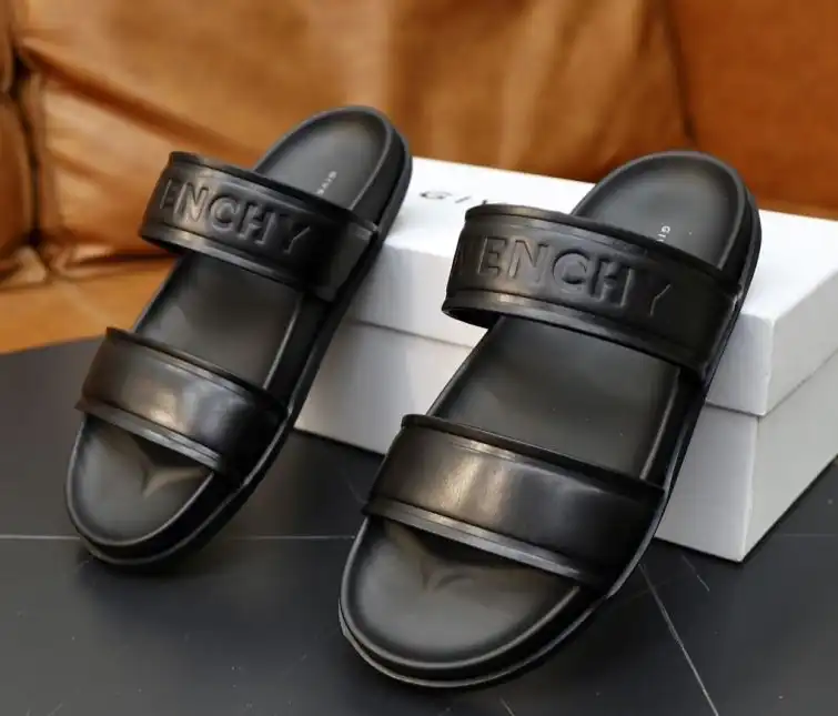 hype Givenchy Slippers