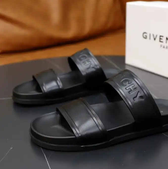 hype Givenchy Slippers