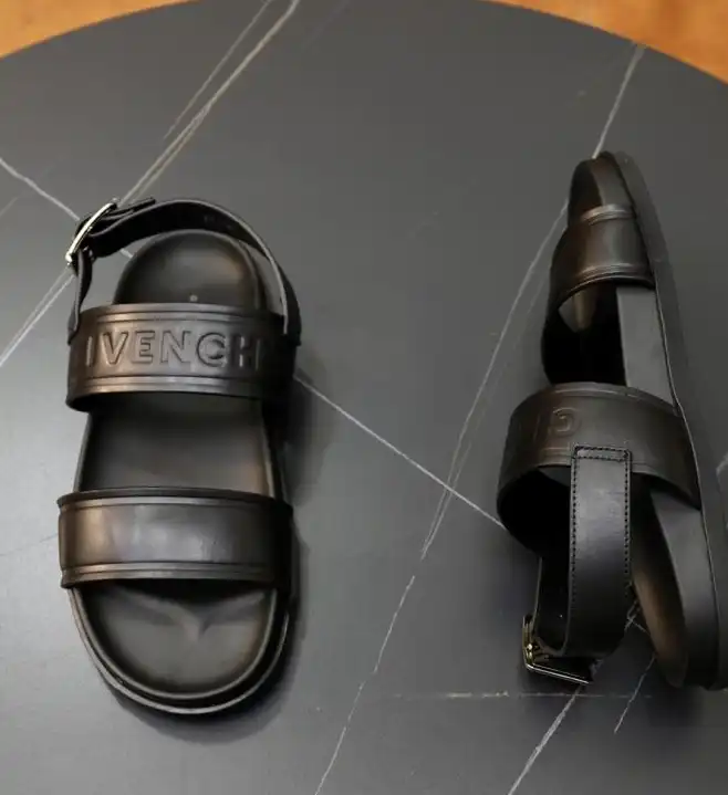 hype Givenchy Slippers