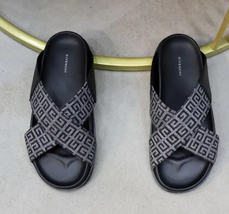 hype Givenchy Slippers