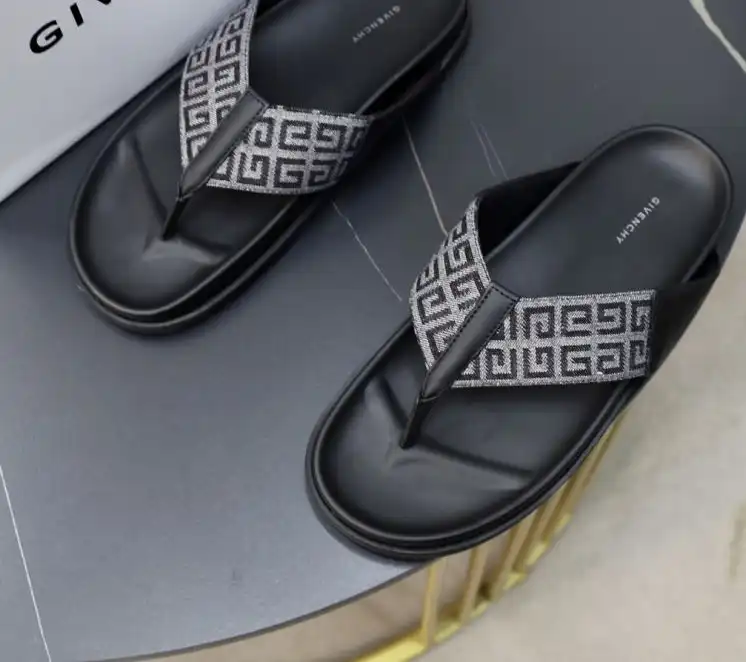 hype Givenchy Slippers