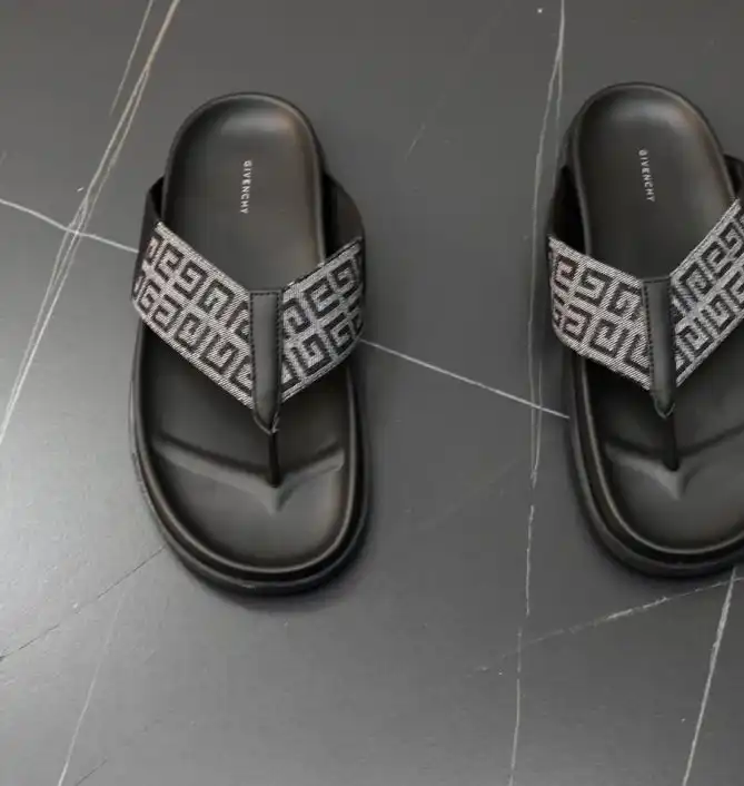 hype Givenchy Slippers