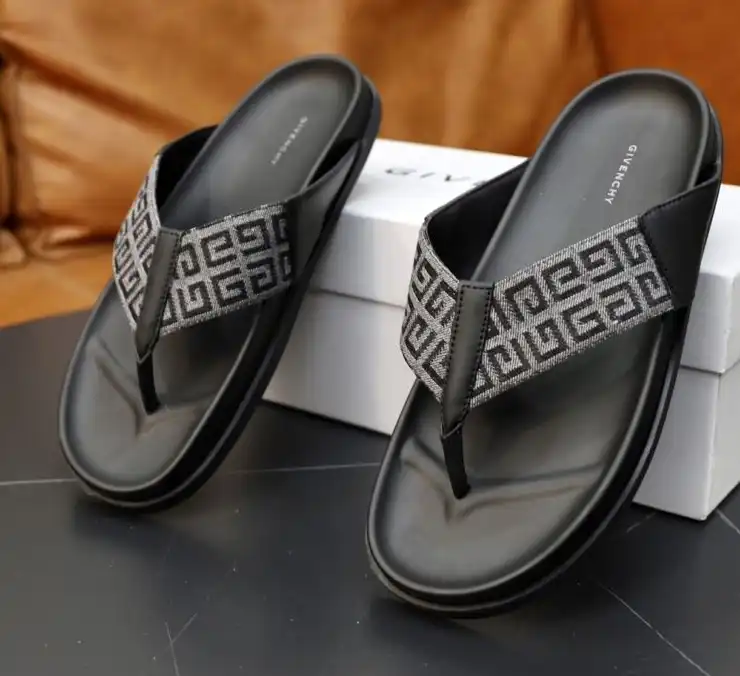 hype Givenchy Slippers