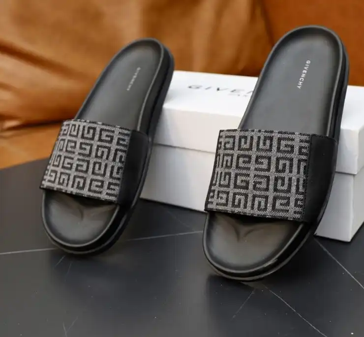 hype Givenchy Slippers