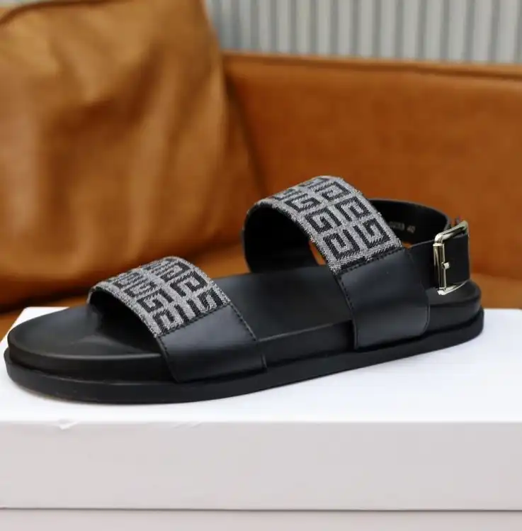 hype Givenchy Slippers