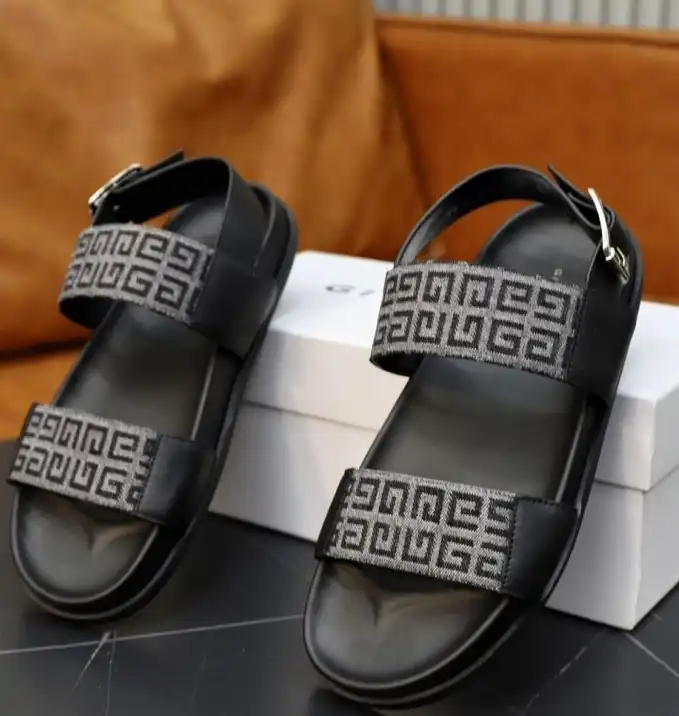 hype Givenchy Slippers