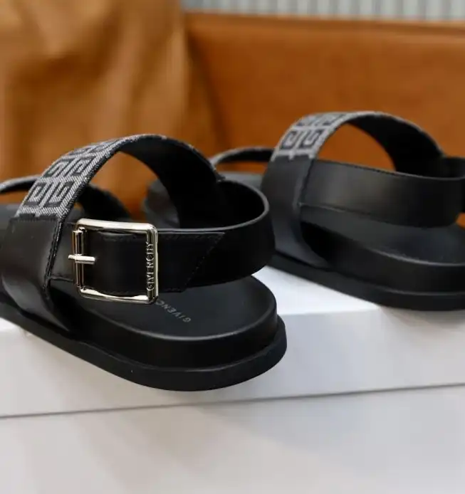 hype Givenchy Slippers