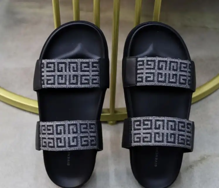 hype Givenchy Slippers