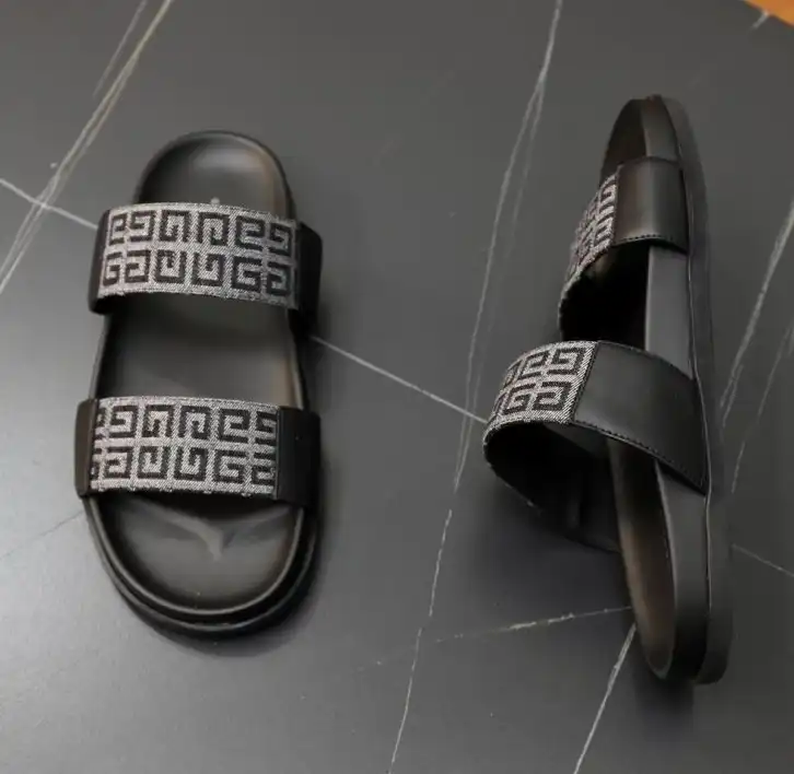 hype Givenchy Slippers