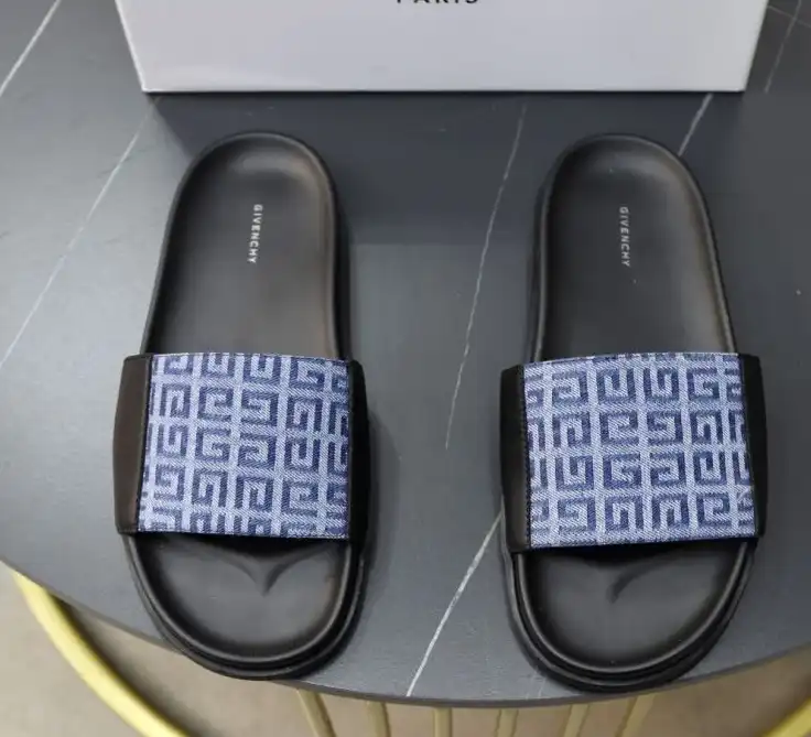 hype Givenchy Slippers