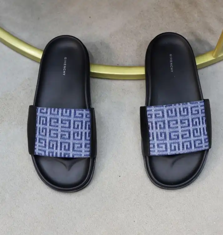 hype Givenchy Slippers