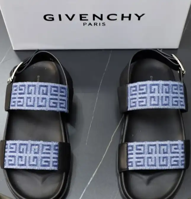 hype Givenchy Slippers