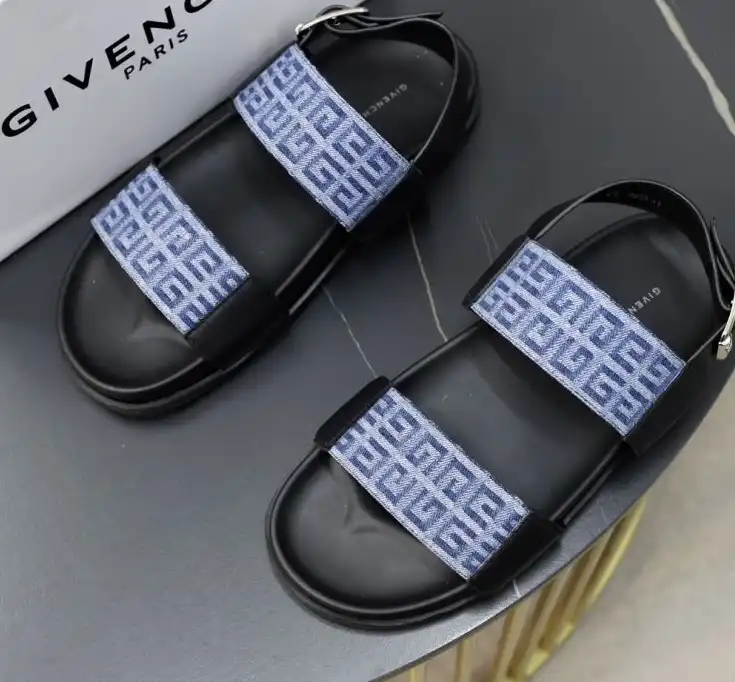 hype Givenchy Slippers