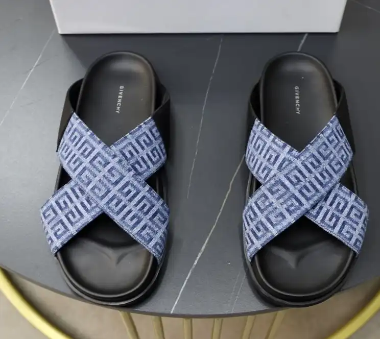 hype Givenchy Slippers