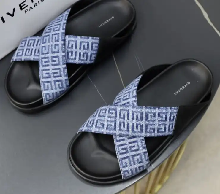 hype Givenchy Slippers