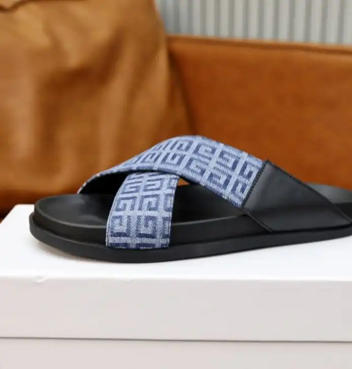 hype Givenchy Slippers