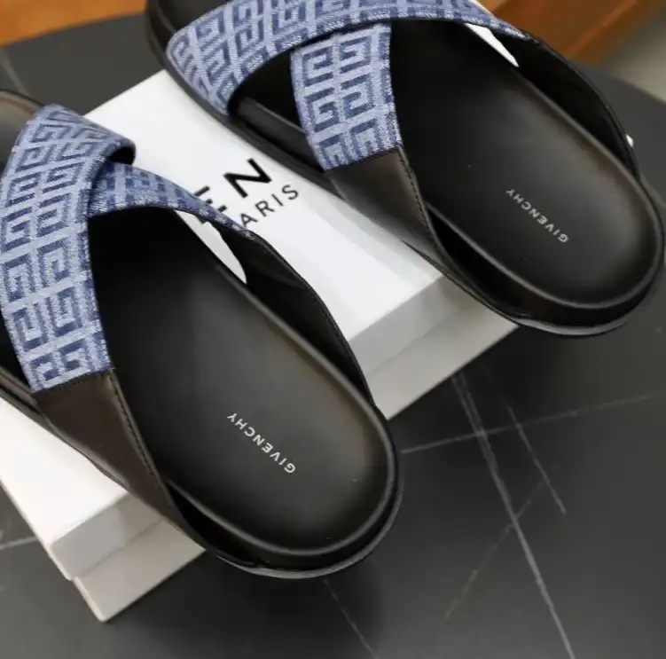 hype Givenchy Slippers