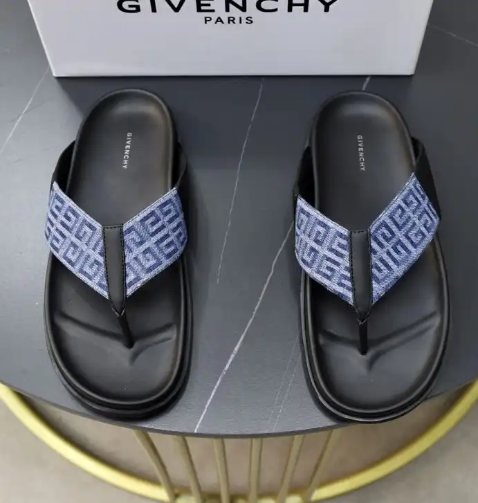 hype Givenchy Slippers