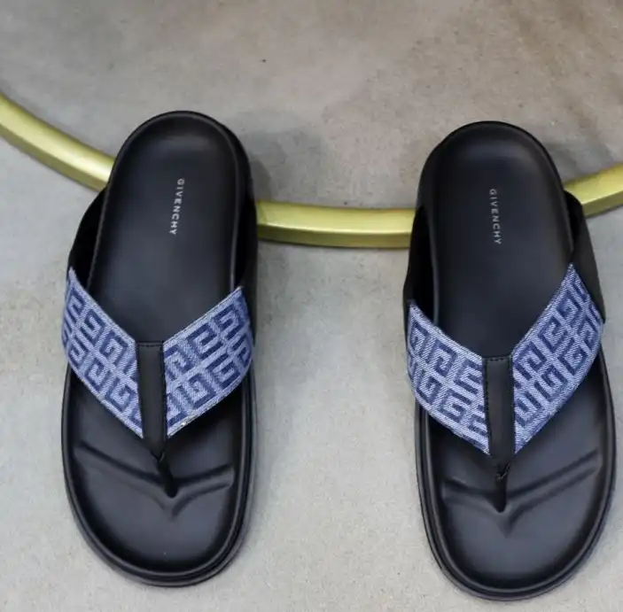 hype Givenchy Slippers