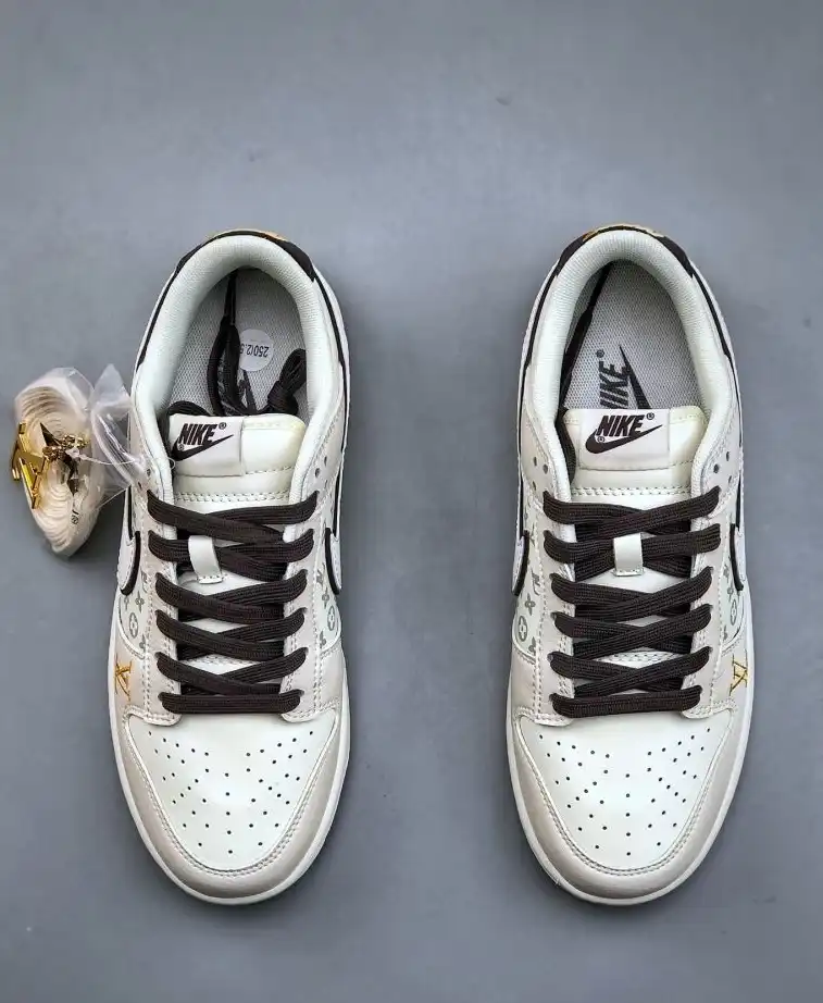 hype Louis Vuitton Sneakers