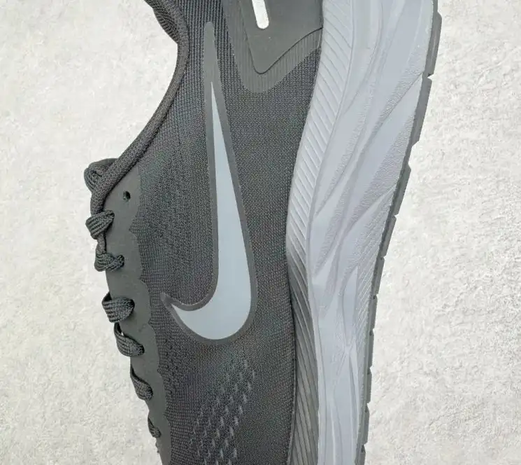 hype Nike Sneakers