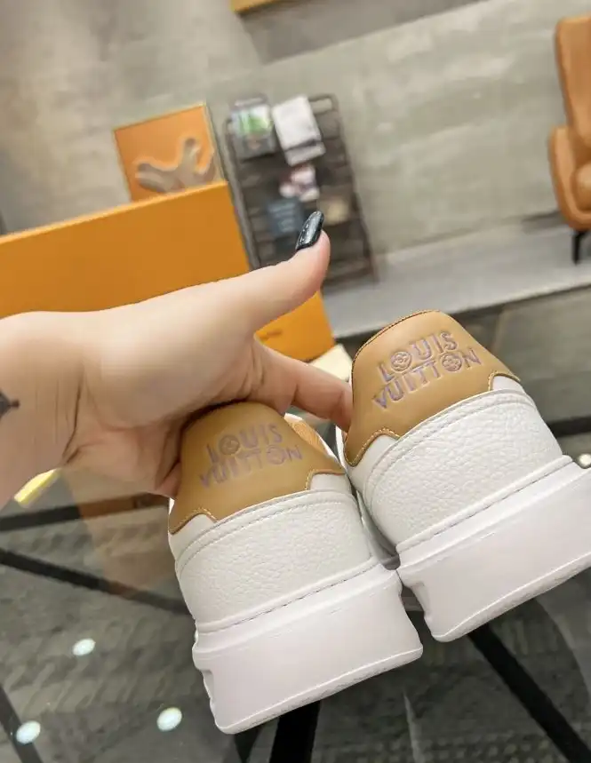 hype Louis Vuitton Sneakers