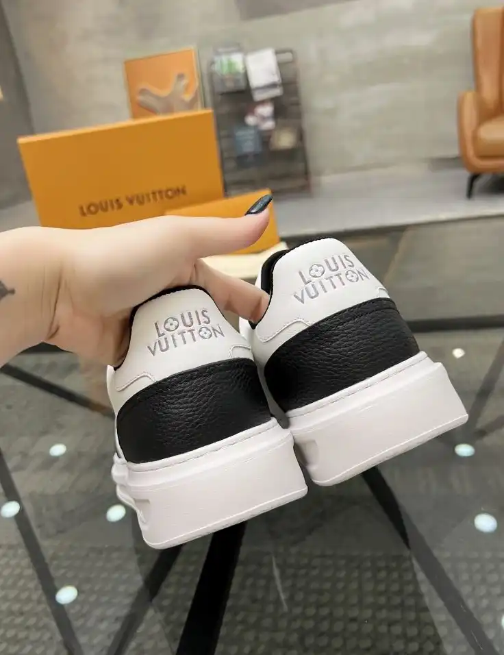 hype Louis Vuitton Sneakers