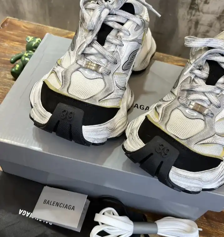 hype Balenciaga Sneakers