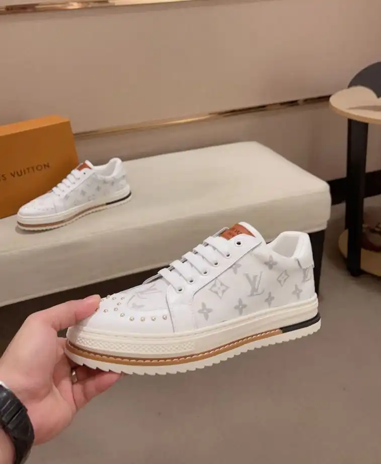 hype Louis Vuitton Sneakers