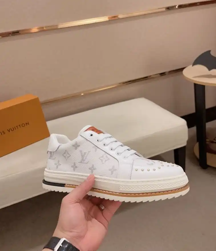 hype Louis Vuitton Sneakers