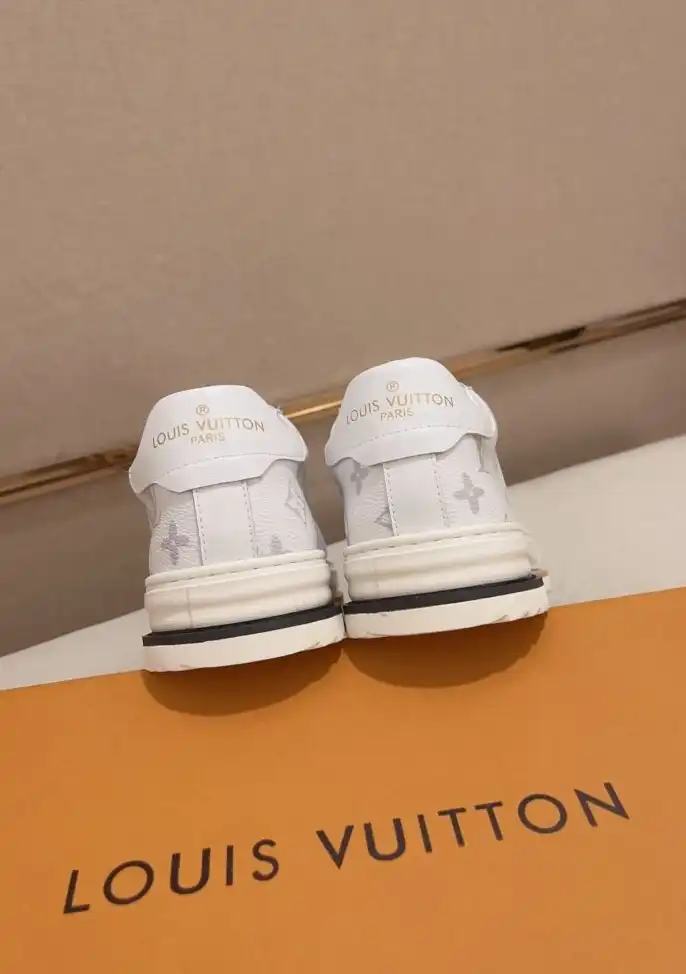 hype Louis Vuitton Sneakers