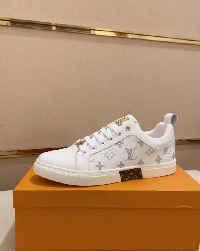 hype Louis Vuitton Sneakers