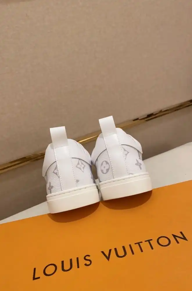 hype Louis Vuitton Sneakers