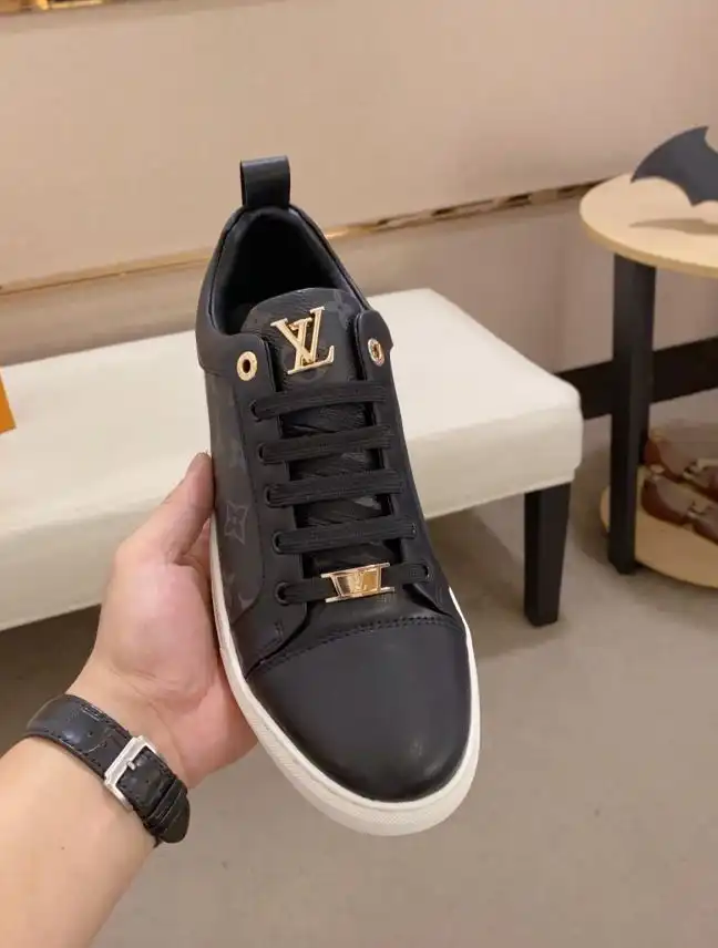 hype Louis Vuitton Sneakers