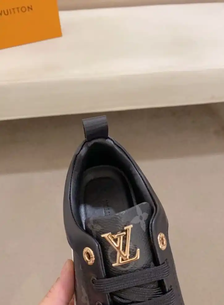 hype Louis Vuitton Sneakers