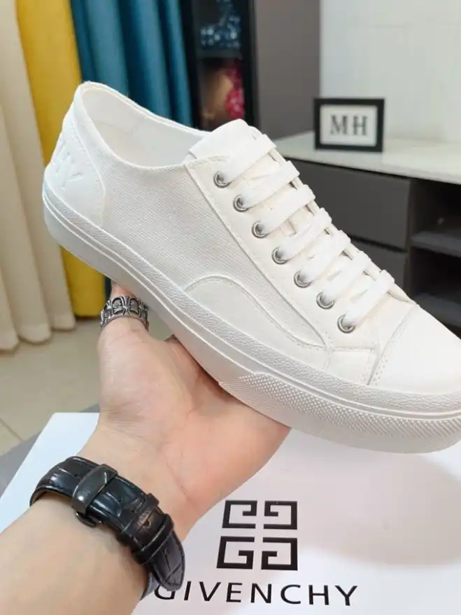 Givenchy Sneakers
