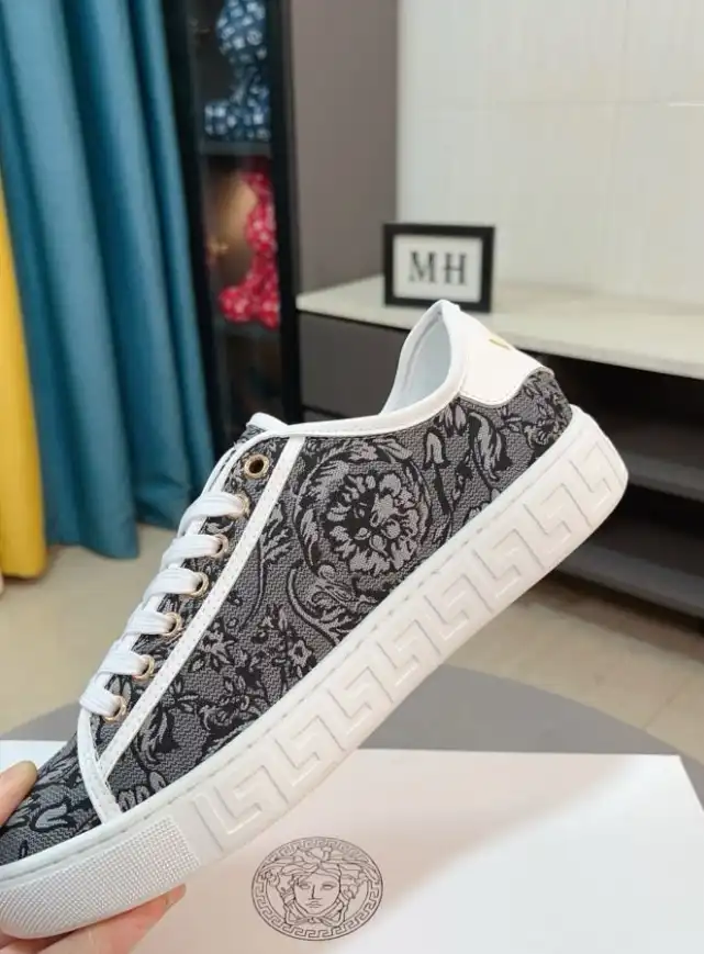 Givenchy Sneakers