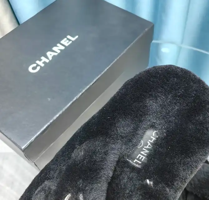 hype Chanel Slippers