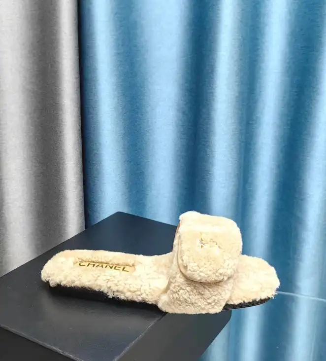 hype Chanel Slippers