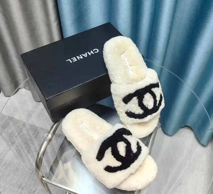 hype Chanel Slippers